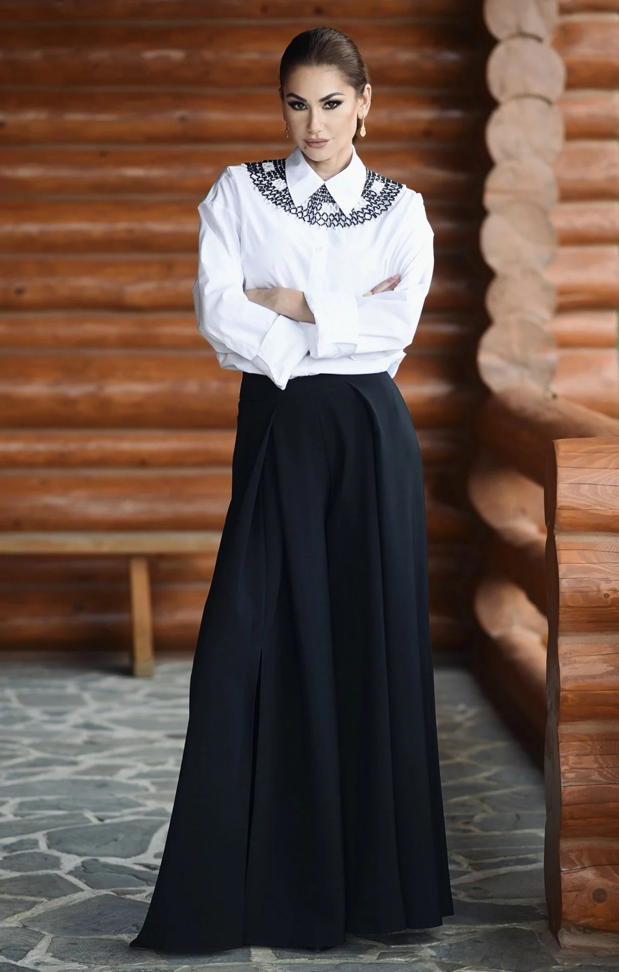 Pantaloni Lungi din Stofa Neagra cu Croiala Ampla si Slituri Frontale