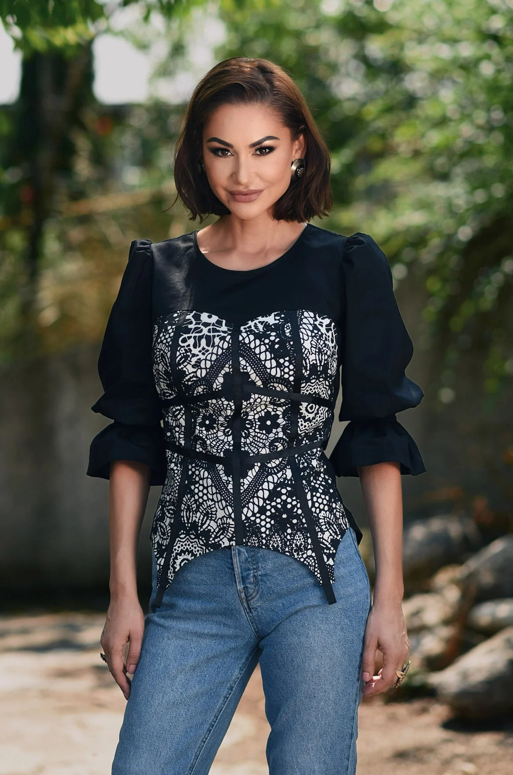 Bluza Neagra cu Corset Laseta