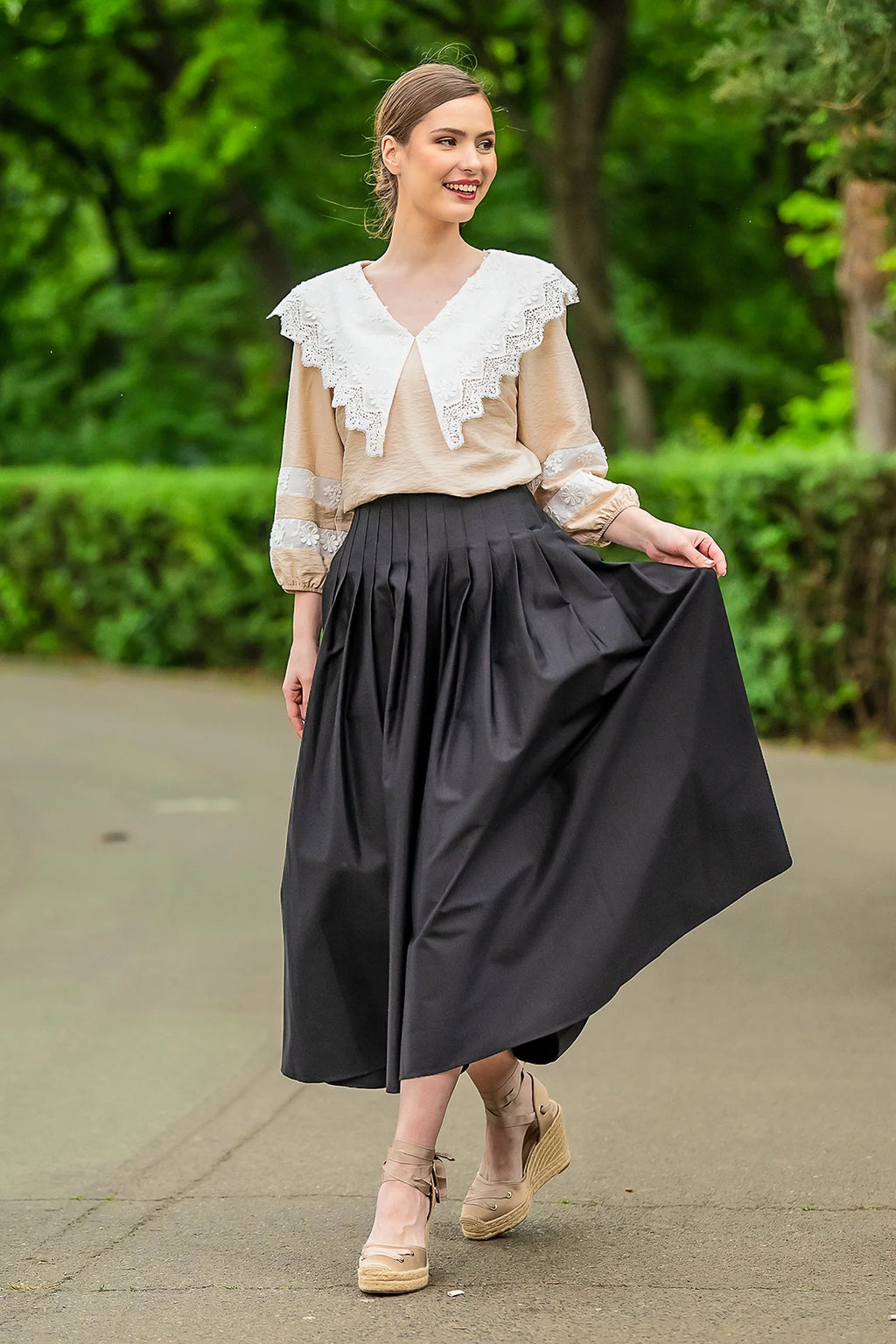 Bluza Crem Cu Guler Din Broderie Tridimensionala
