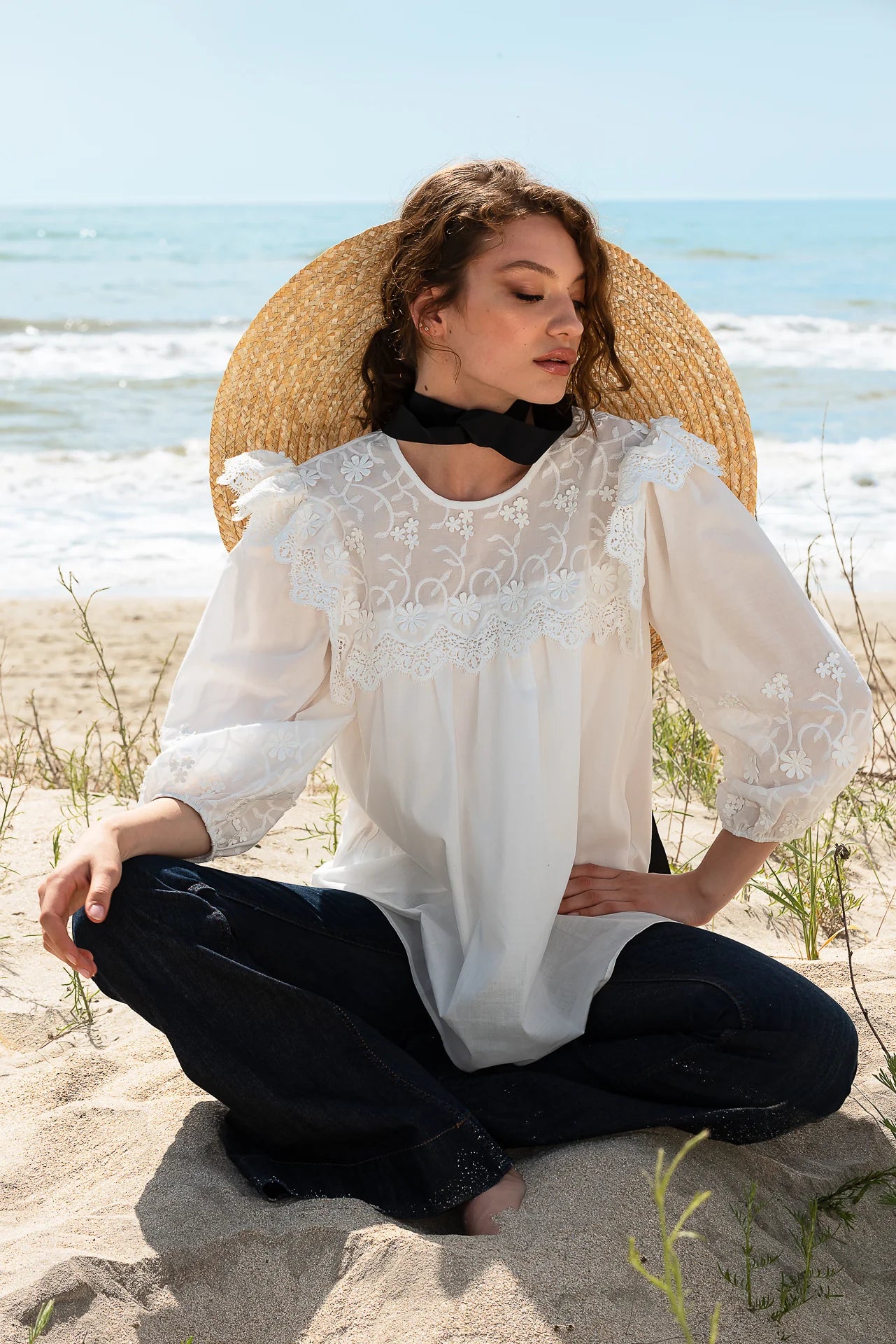 Bluza Alba Maramu cu Broderie Tridimensionala