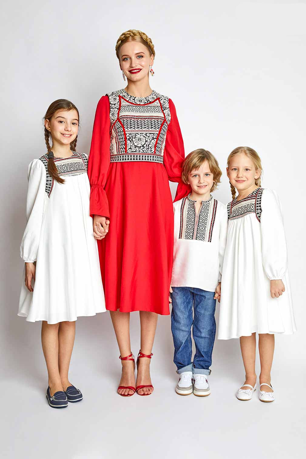 Rochita traditionala fetite Mini de Oras 3 luni - 7 ani