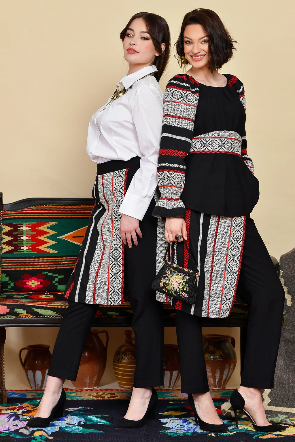 Pantaloni Negri cu Oprege