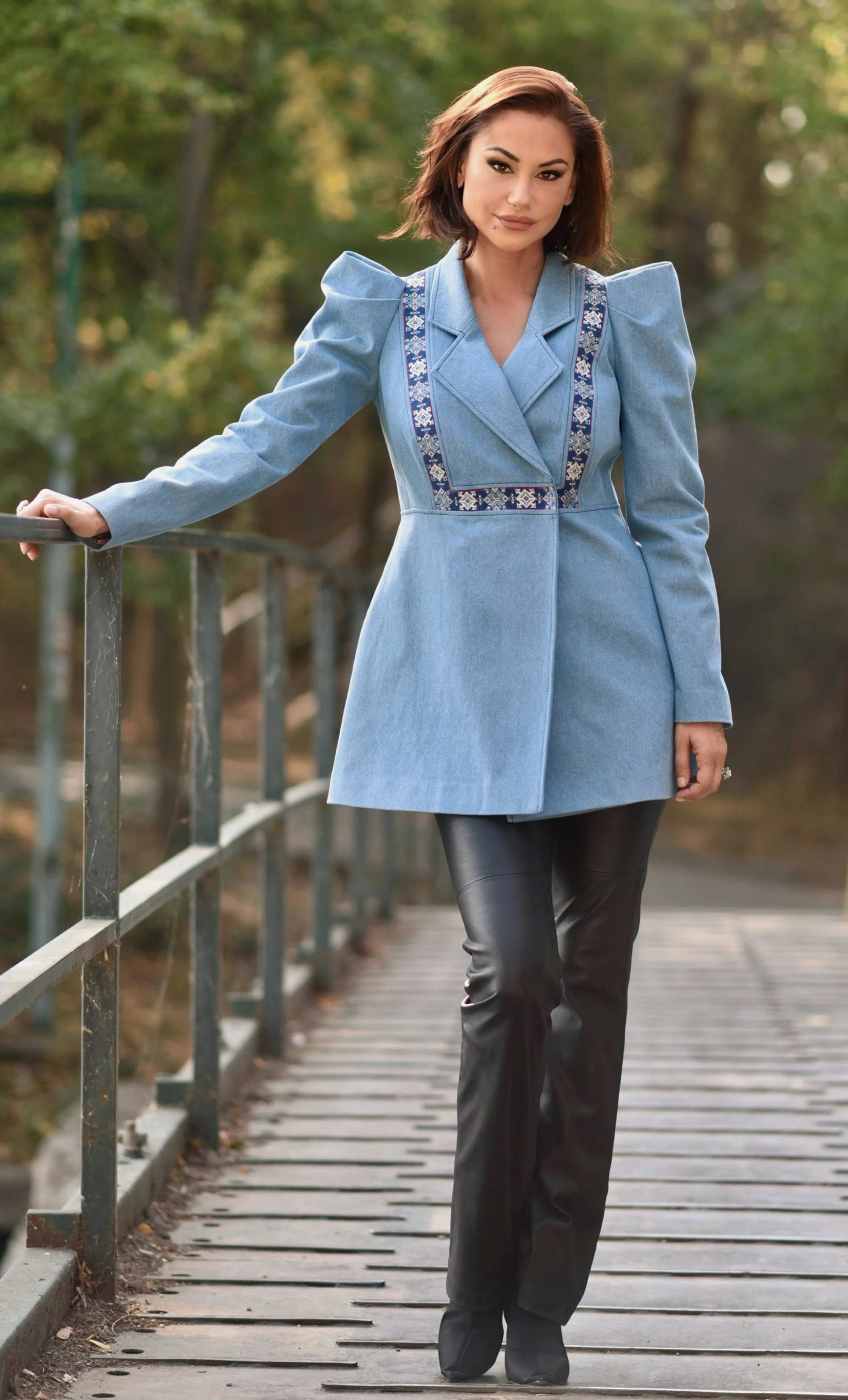 Jacheta Din Denim Si Jacquard Etnic Tesut
