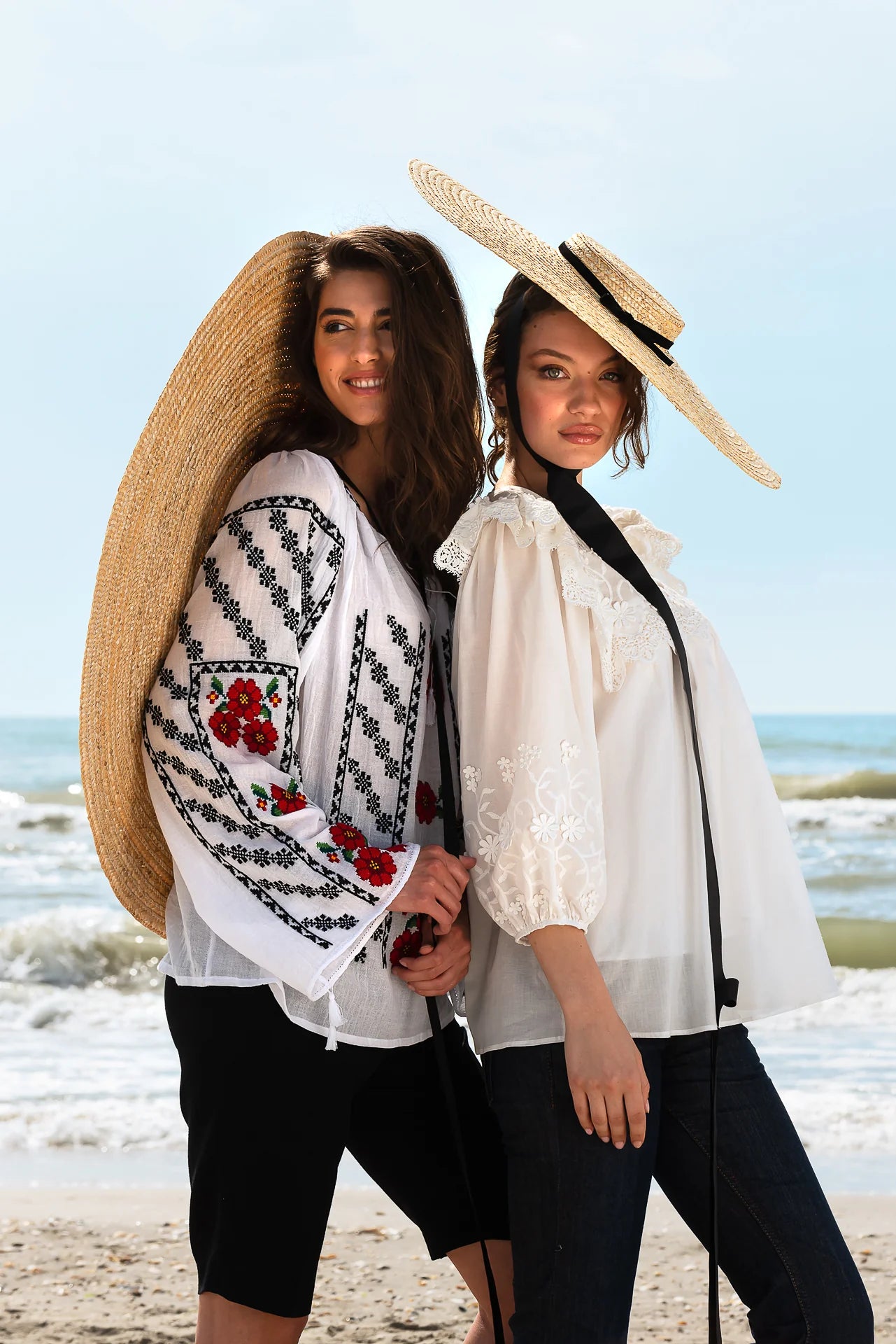 Bluza Alba Maramu cu Broderie Tridimensionala