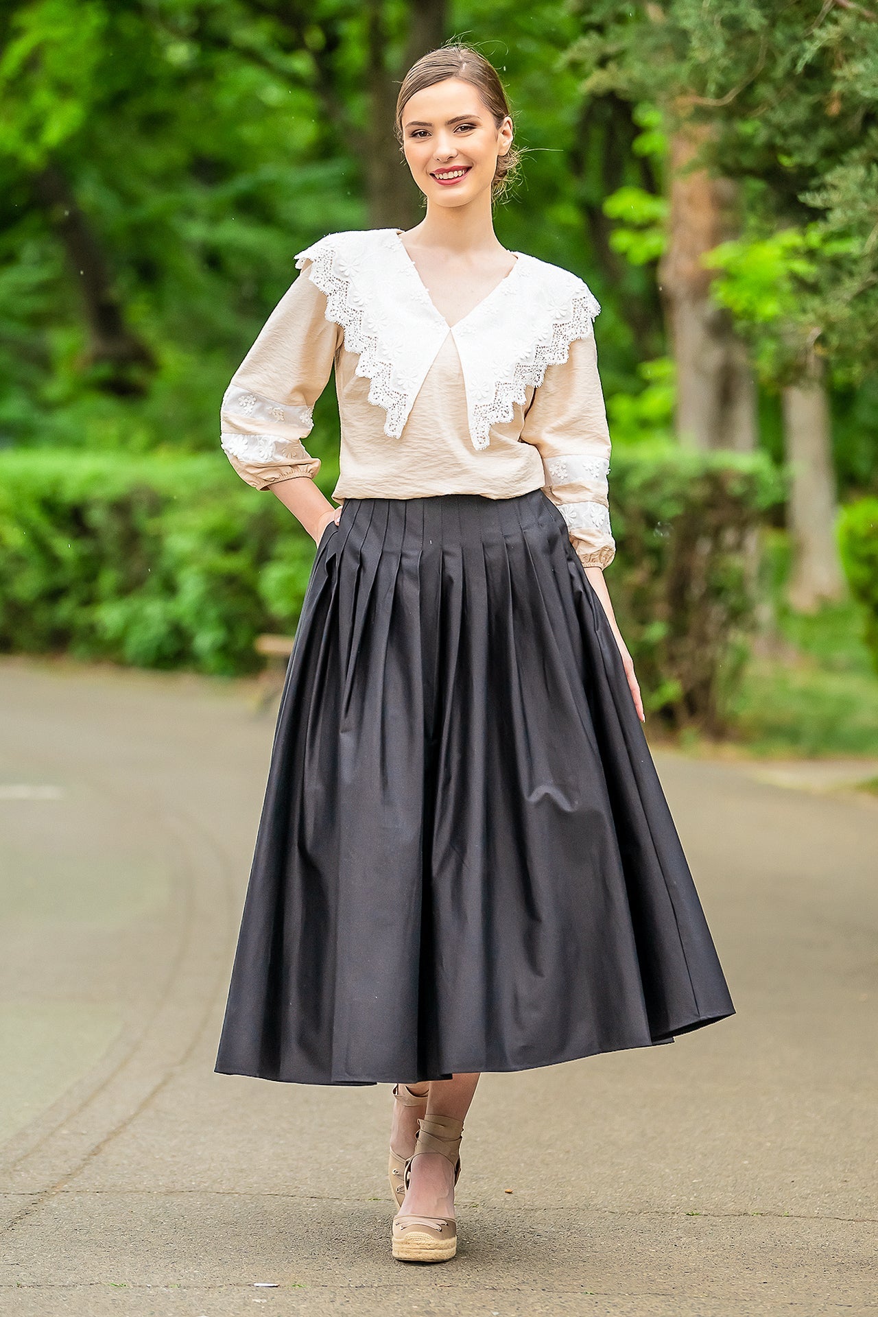 Bluza Crem Cu Guler Din Broderie Tridimensionala