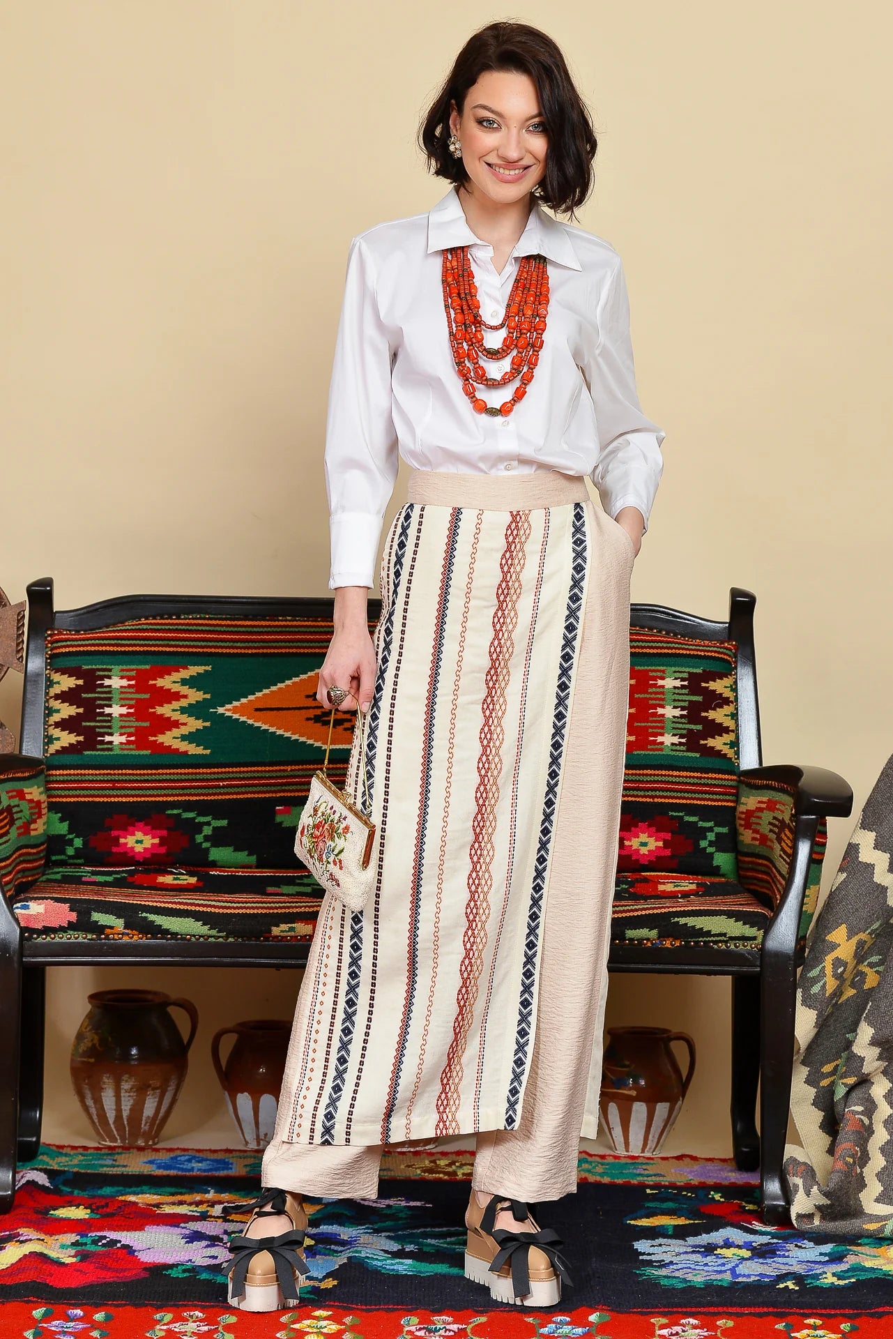Pantaloni Crem cu Oprege