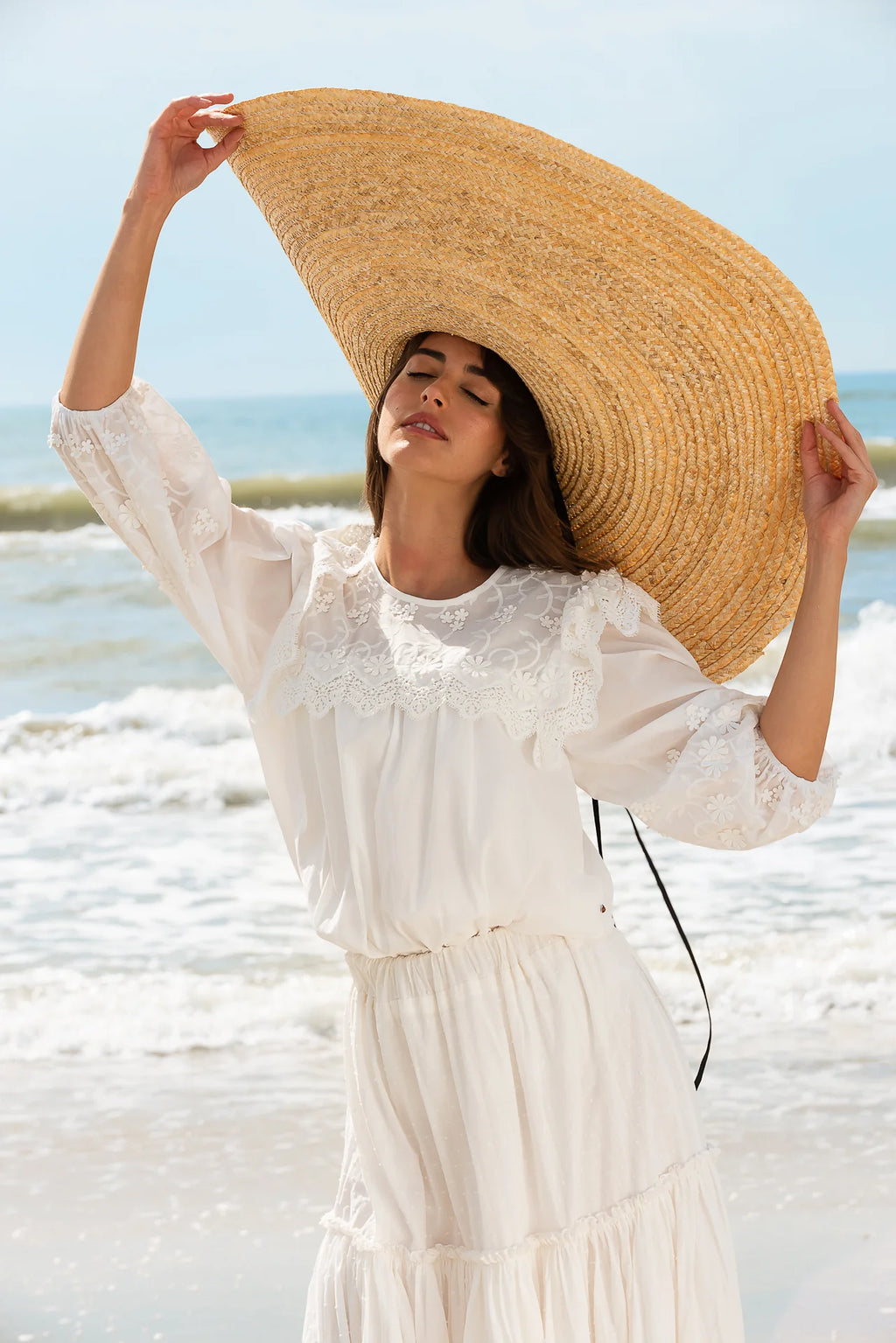 Bluza Alba Maramu cu Broderie Tridimensionala