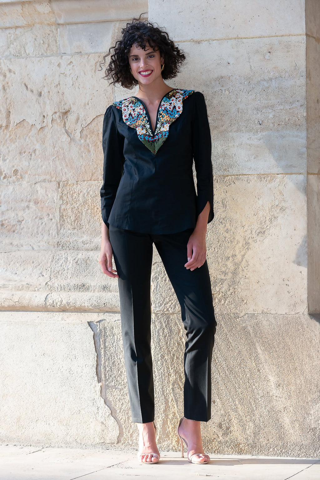 Camasa Neagra Flora