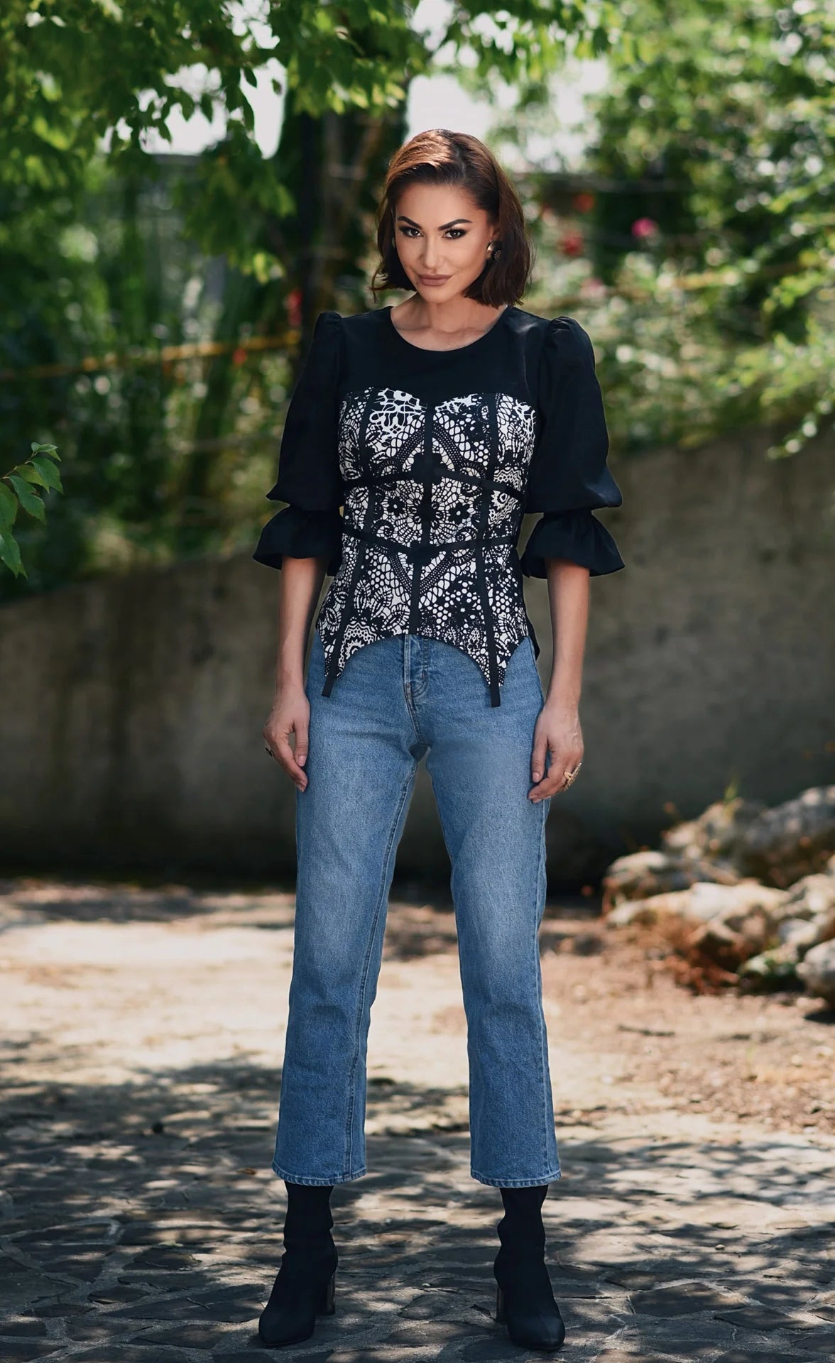 Bluza Neagra cu Corset Laseta