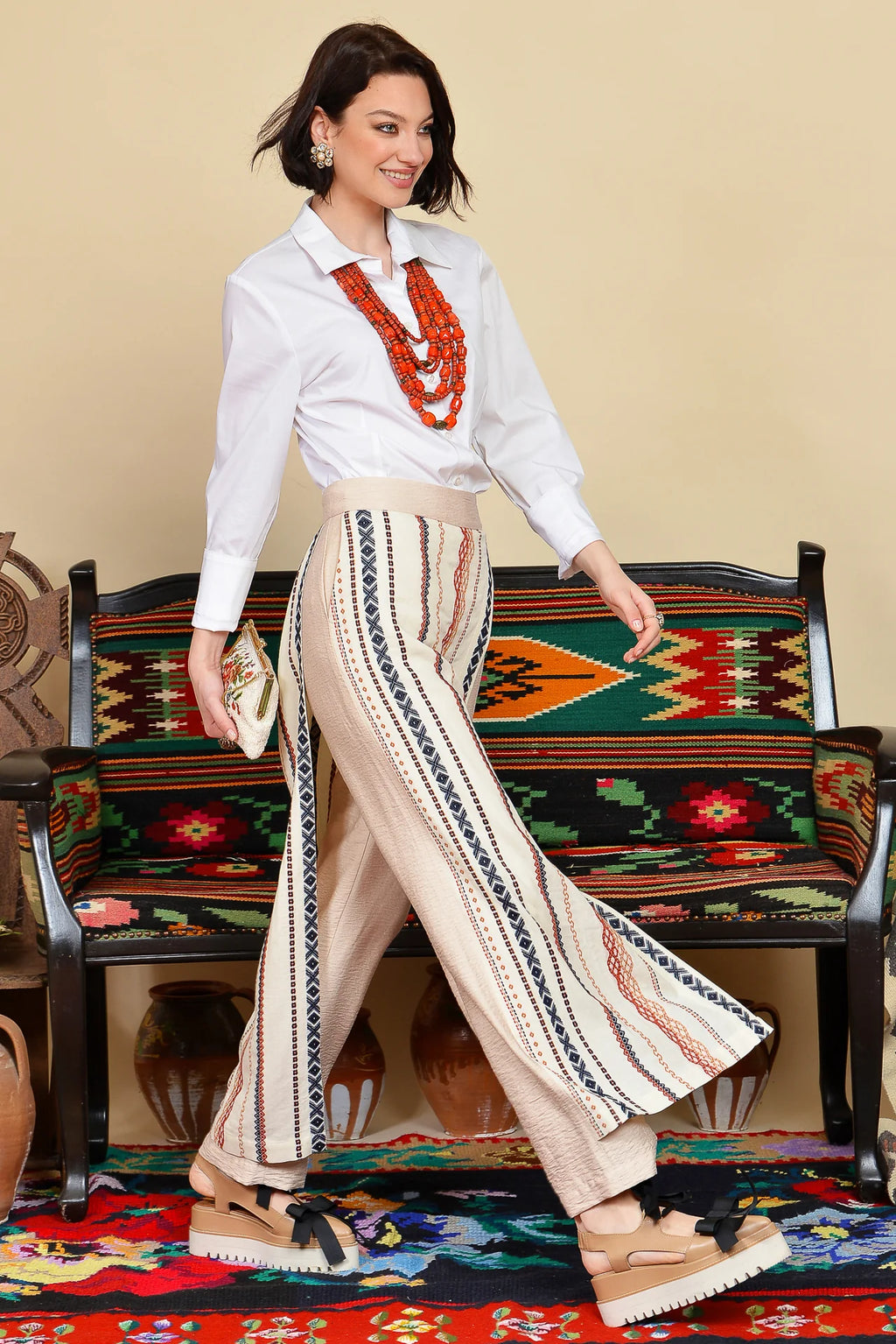 Pantaloni Crem cu Oprege