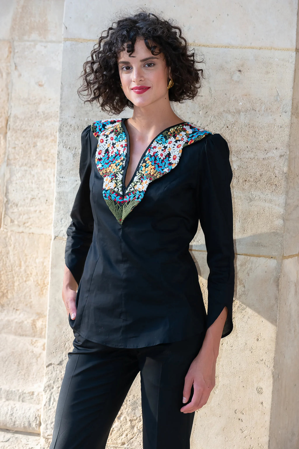 Camasa Neagra Flora