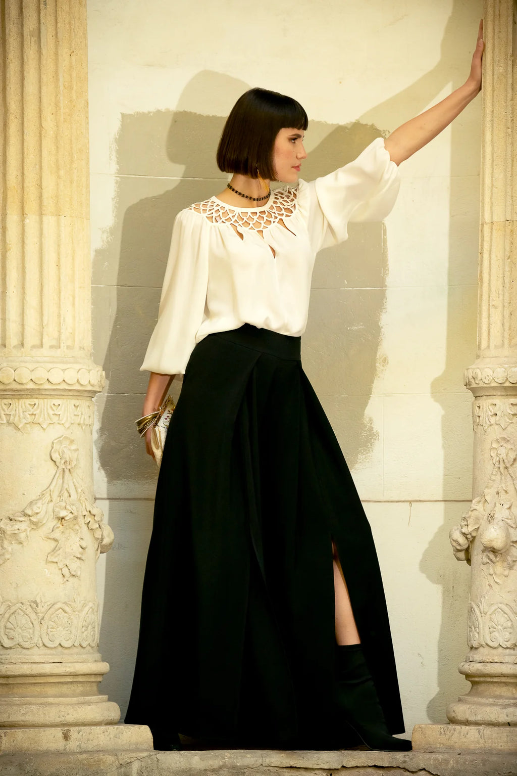 Pantaloni Lungi din Stofa Neagra cu Croiala Ampla si Slituri Frontale