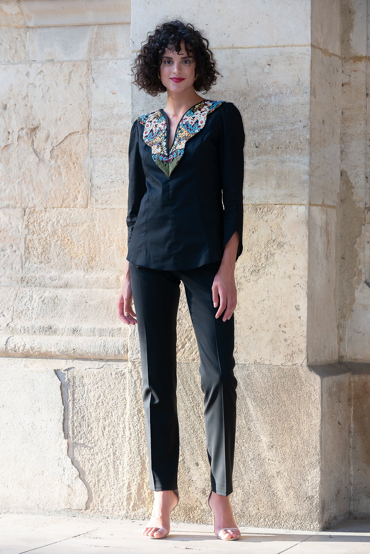 Camasa Neagra Flora