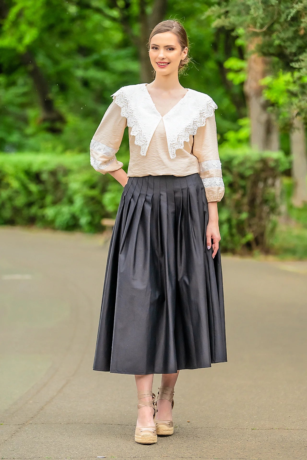 Bluza Crem Cu Guler Din Broderie Tridimensionala