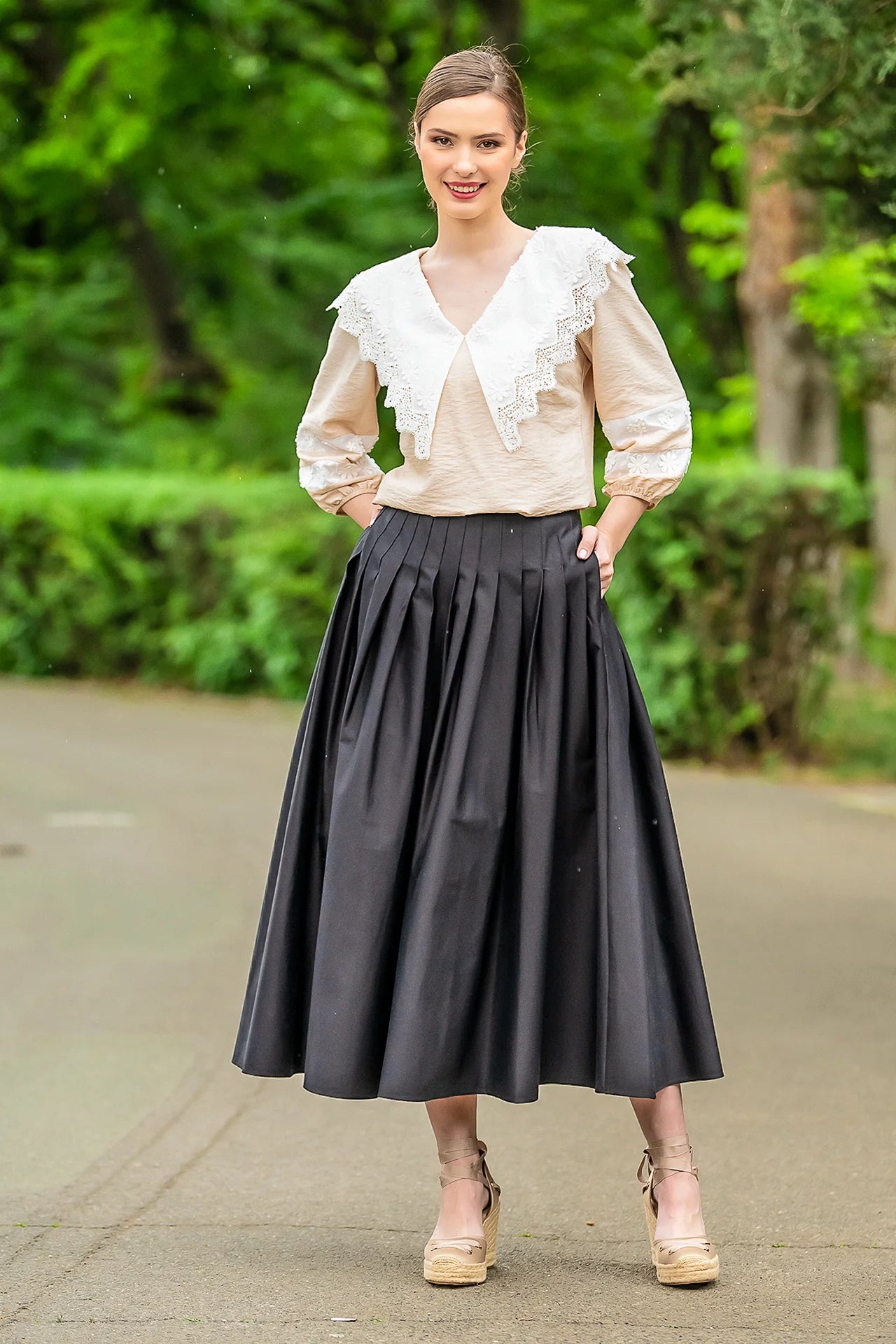 Bluza Crem Cu Guler Din Broderie Tridimensionala
