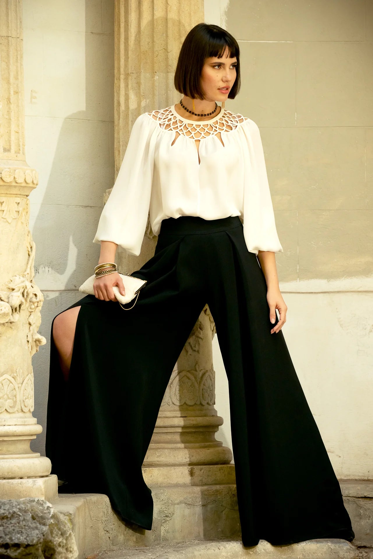 Pantaloni Lungi din Stofa Neagra cu Croiala Ampla si Slituri Frontale