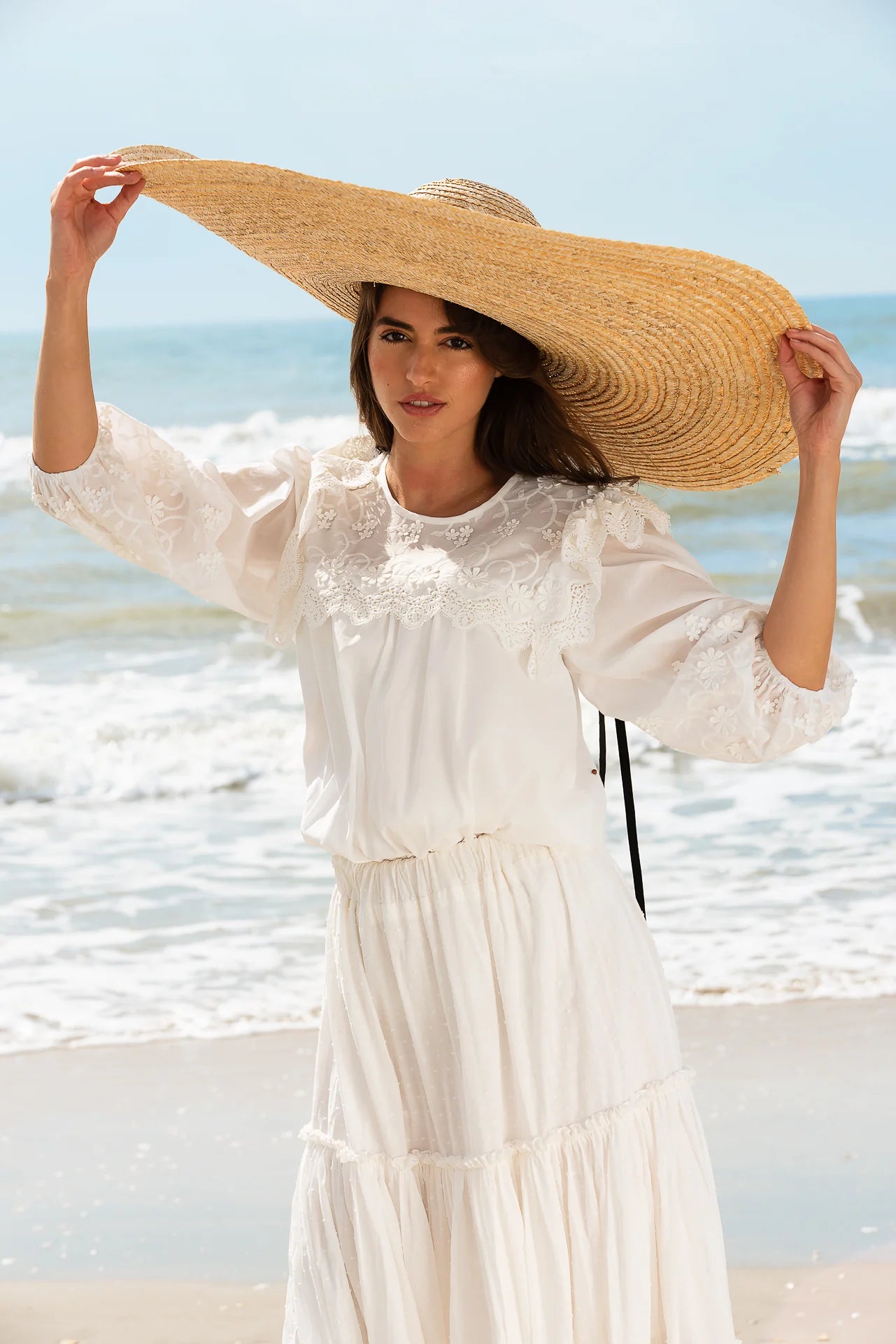 Bluza Alba Maramu cu Broderie Tridimensionala