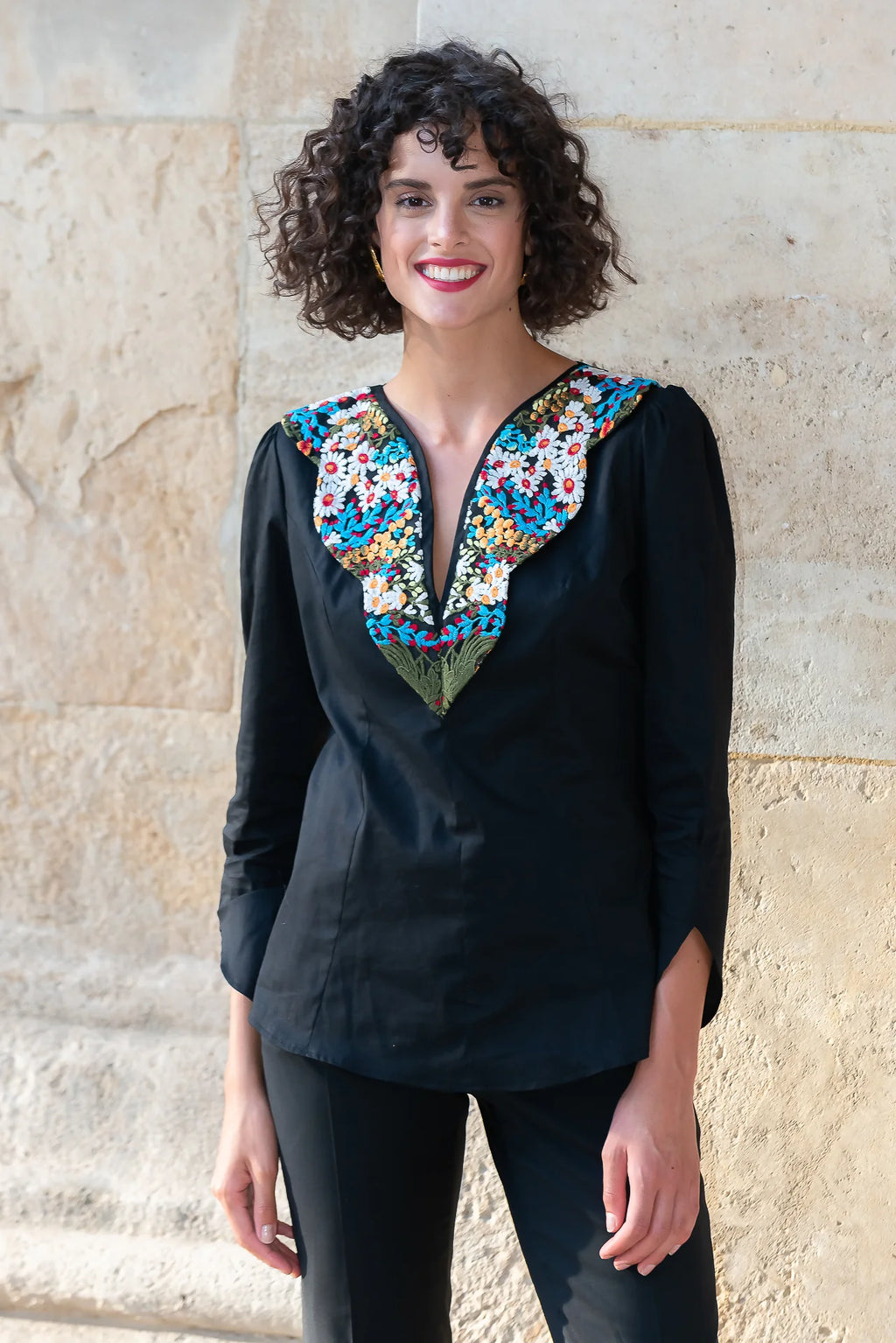 Camasa Neagra Flora