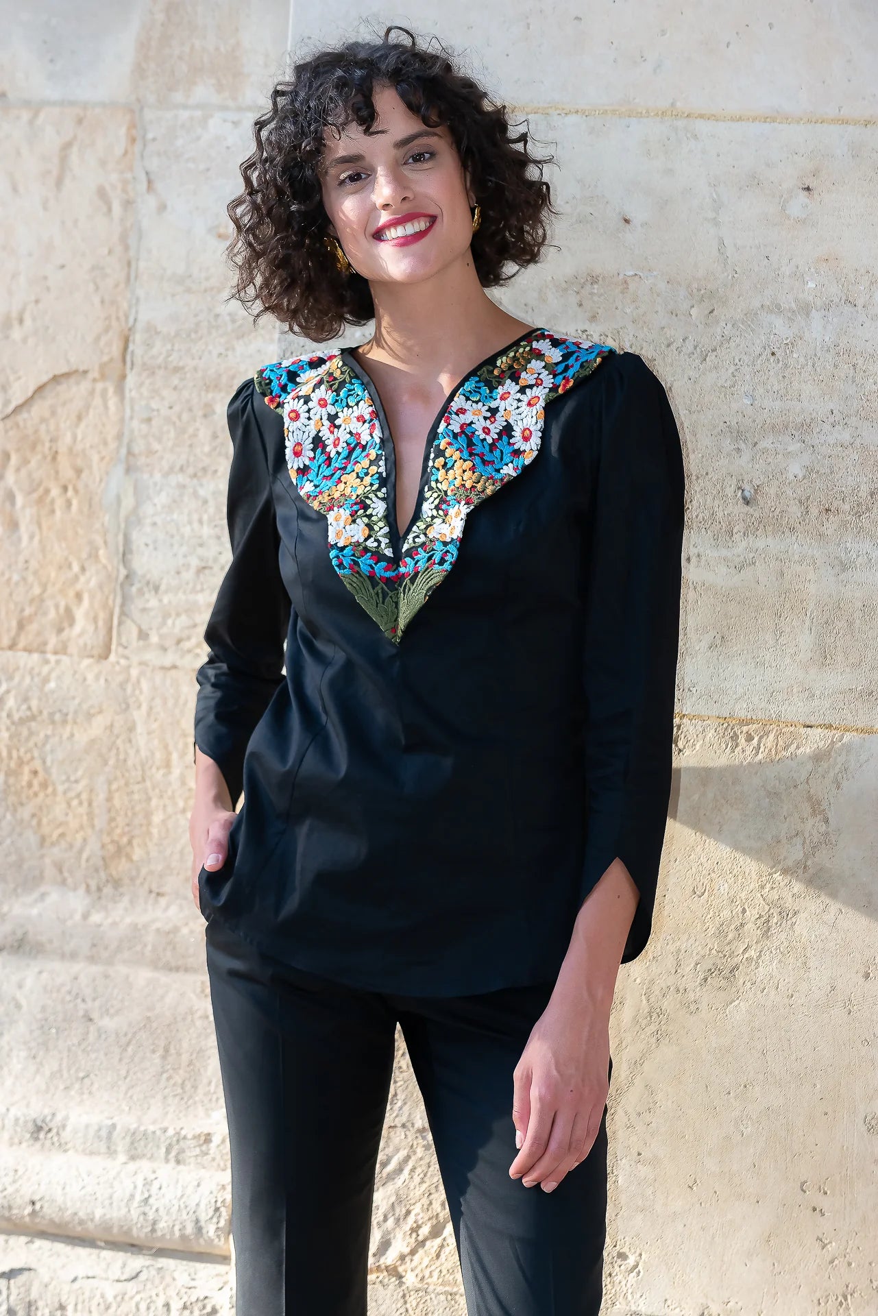 Camasa Neagra Flora