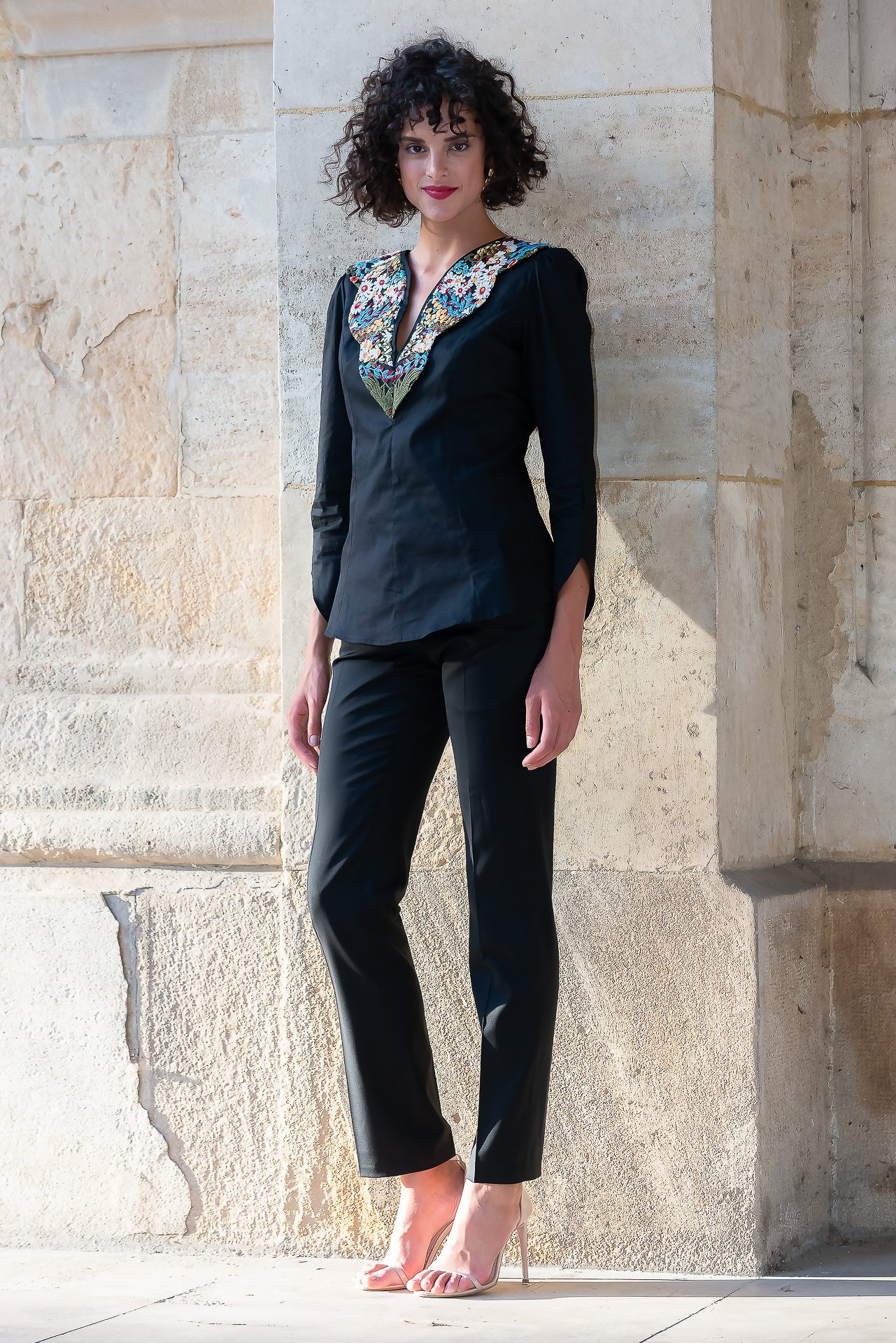 Camasa Neagra Flora