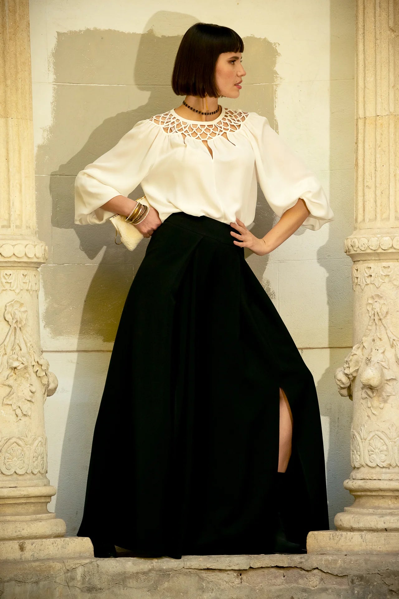 Pantaloni Lungi din Stofa Neagra cu Croiala Ampla si Slituri Frontale
