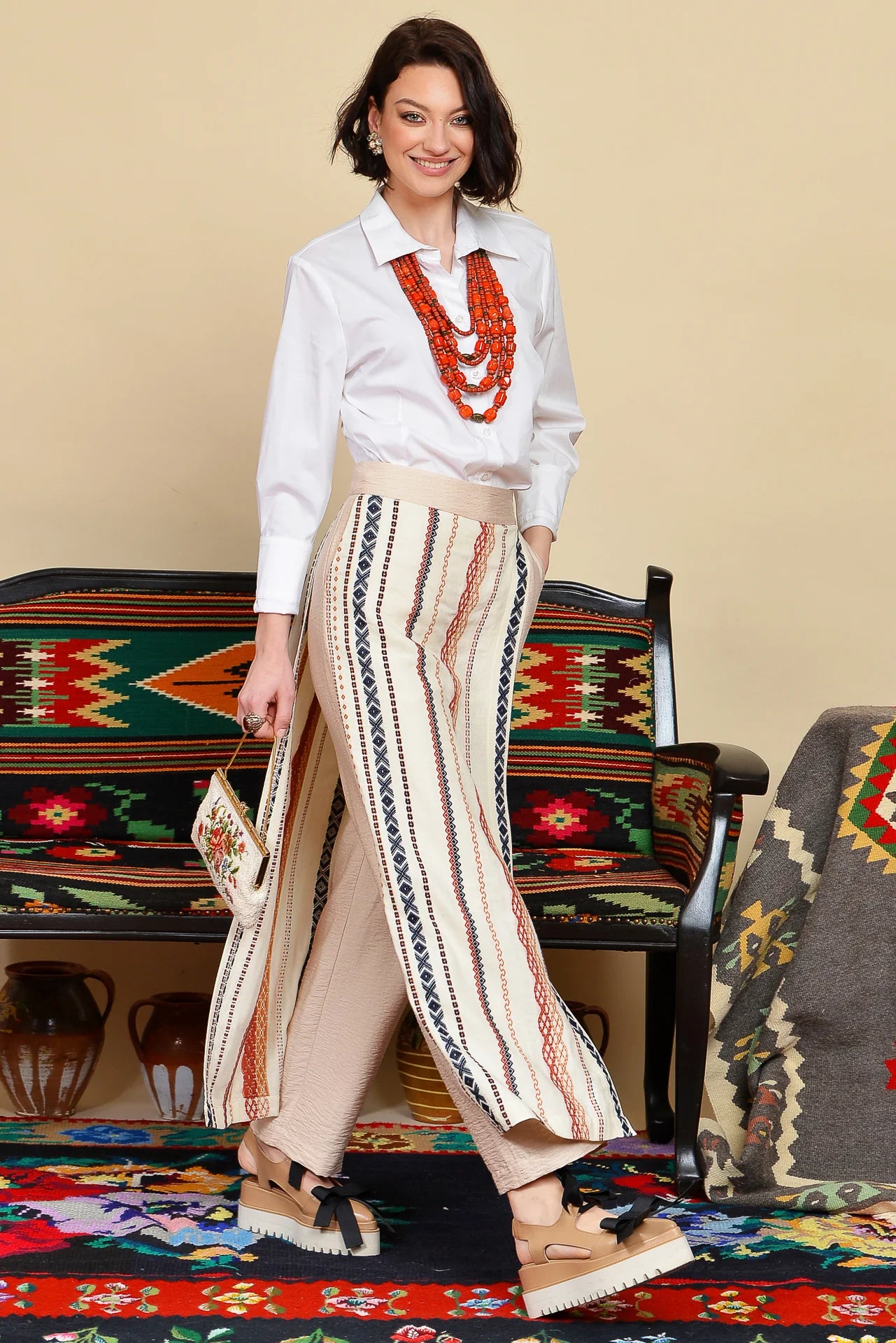 Pantaloni Crem cu Oprege