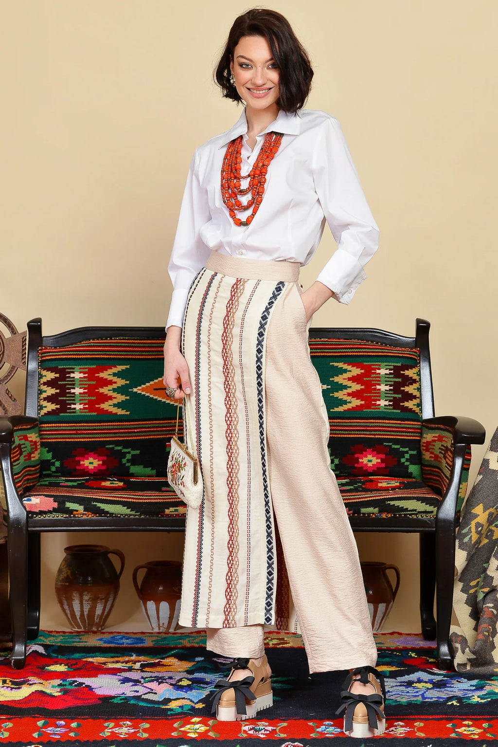 Pantaloni Crem cu Oprege