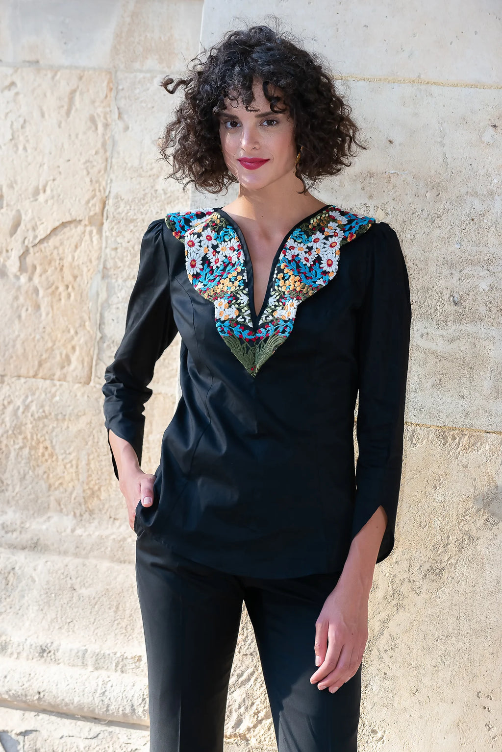 Camasa Neagra Flora