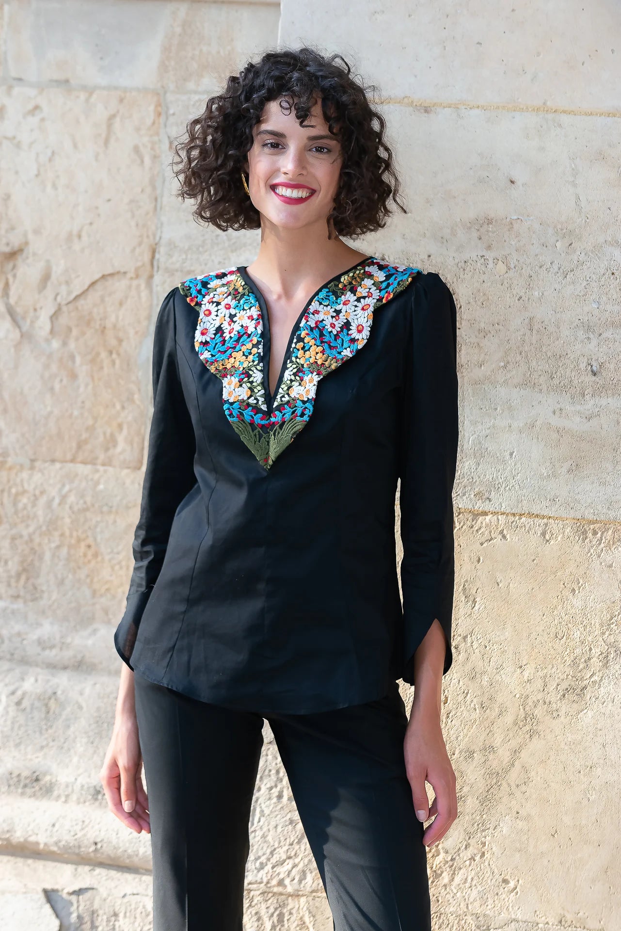 Camasa Neagra Flora