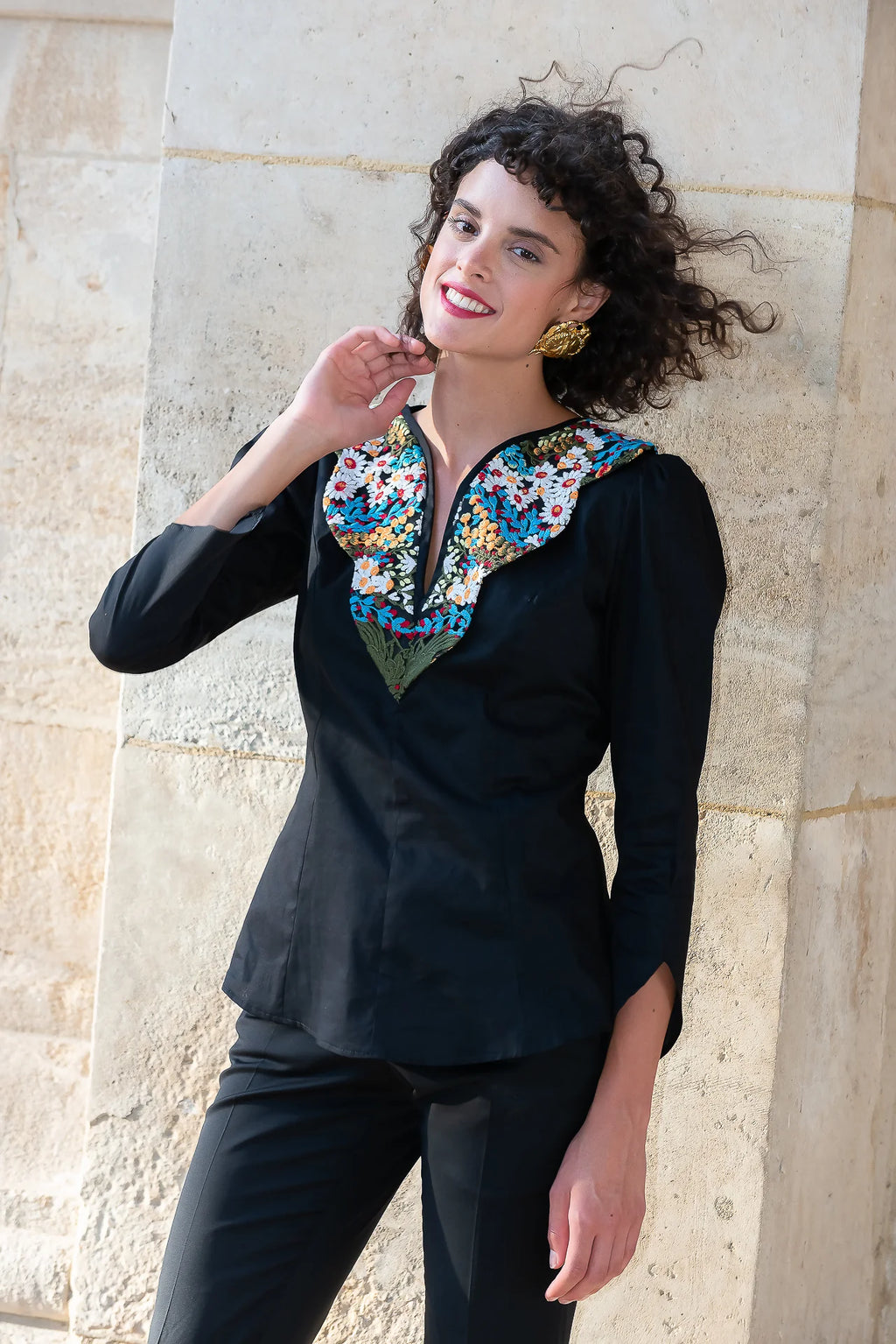 Camasa Neagra Flora