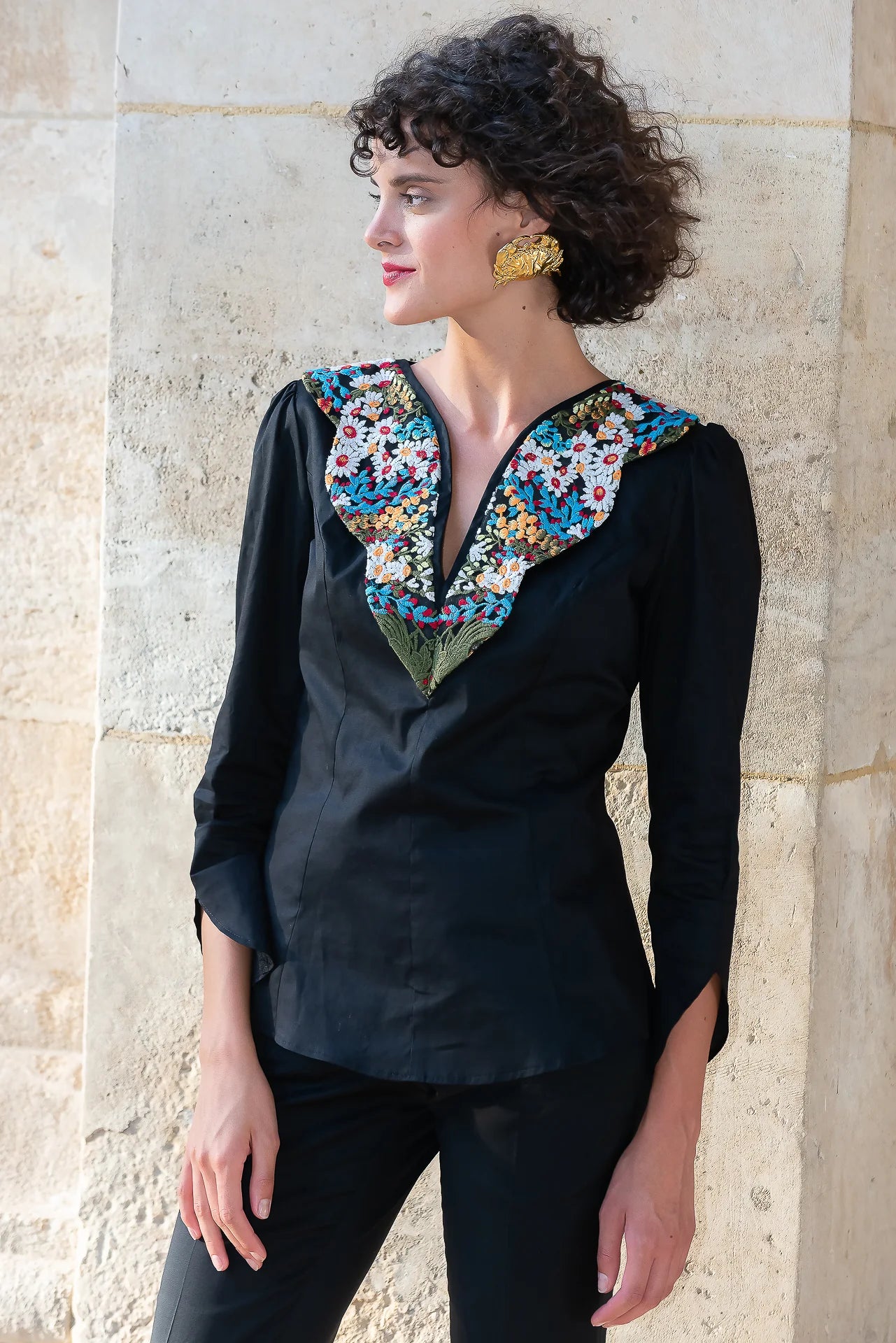 Camasa Neagra Flora