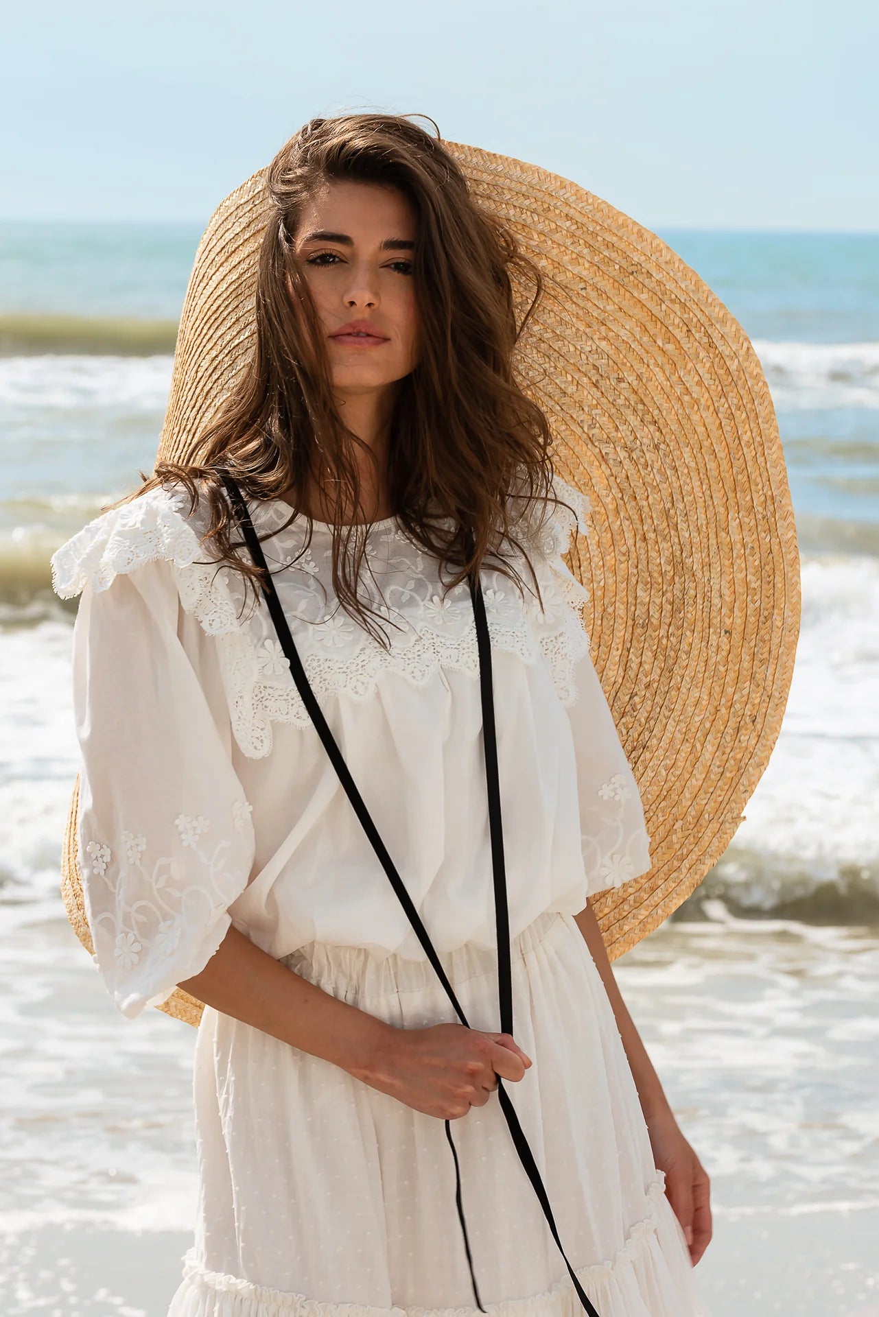Bluza Alba Maramu cu Broderie Tridimensionala