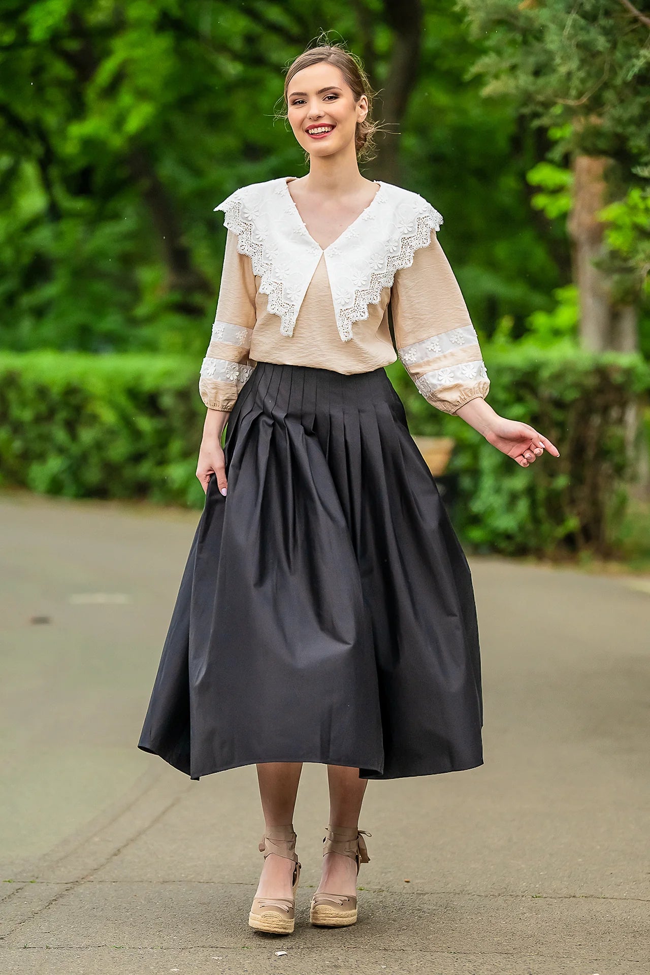 Bluza Crem Cu Guler Din Broderie Tridimensionala