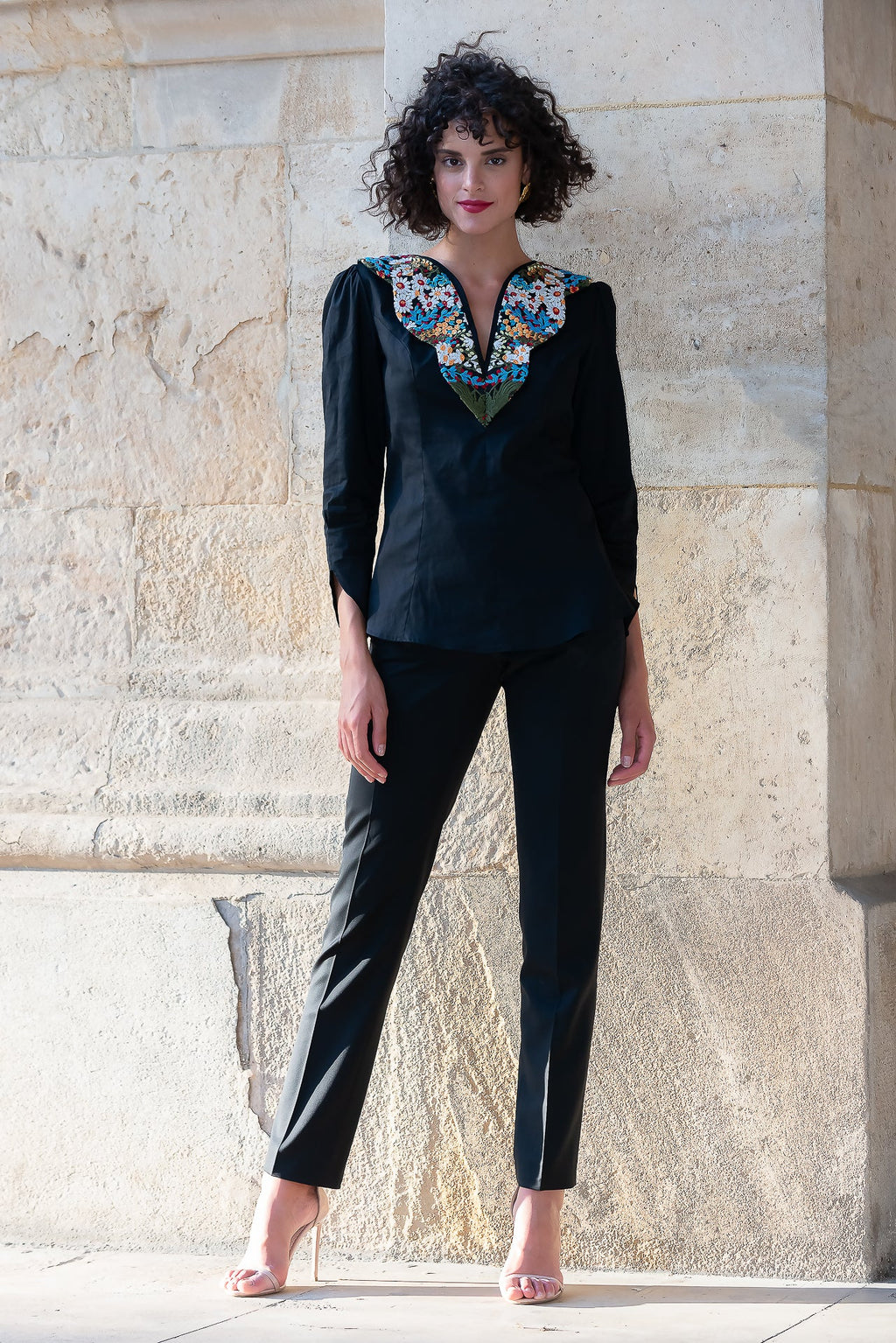 Camasa Neagra Flora