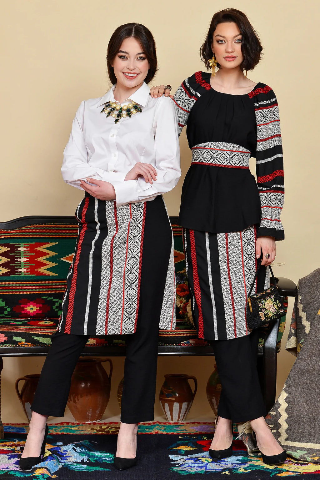 Pantaloni Negri cu Oprege
