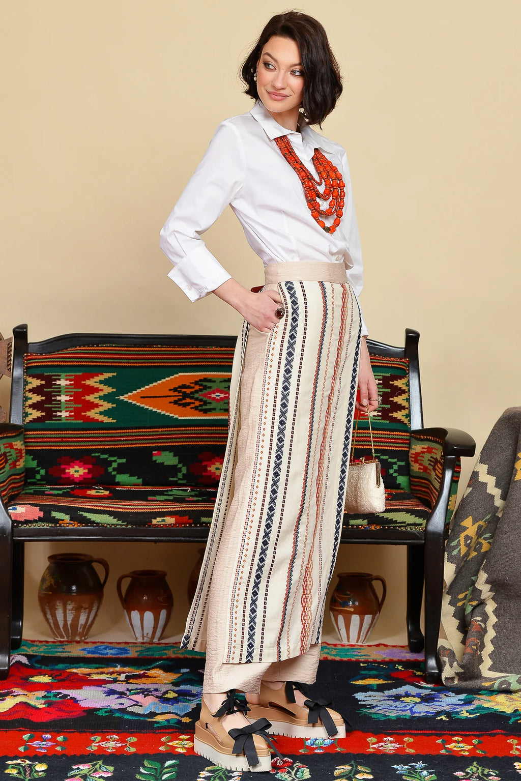 Pantaloni Crem cu Oprege