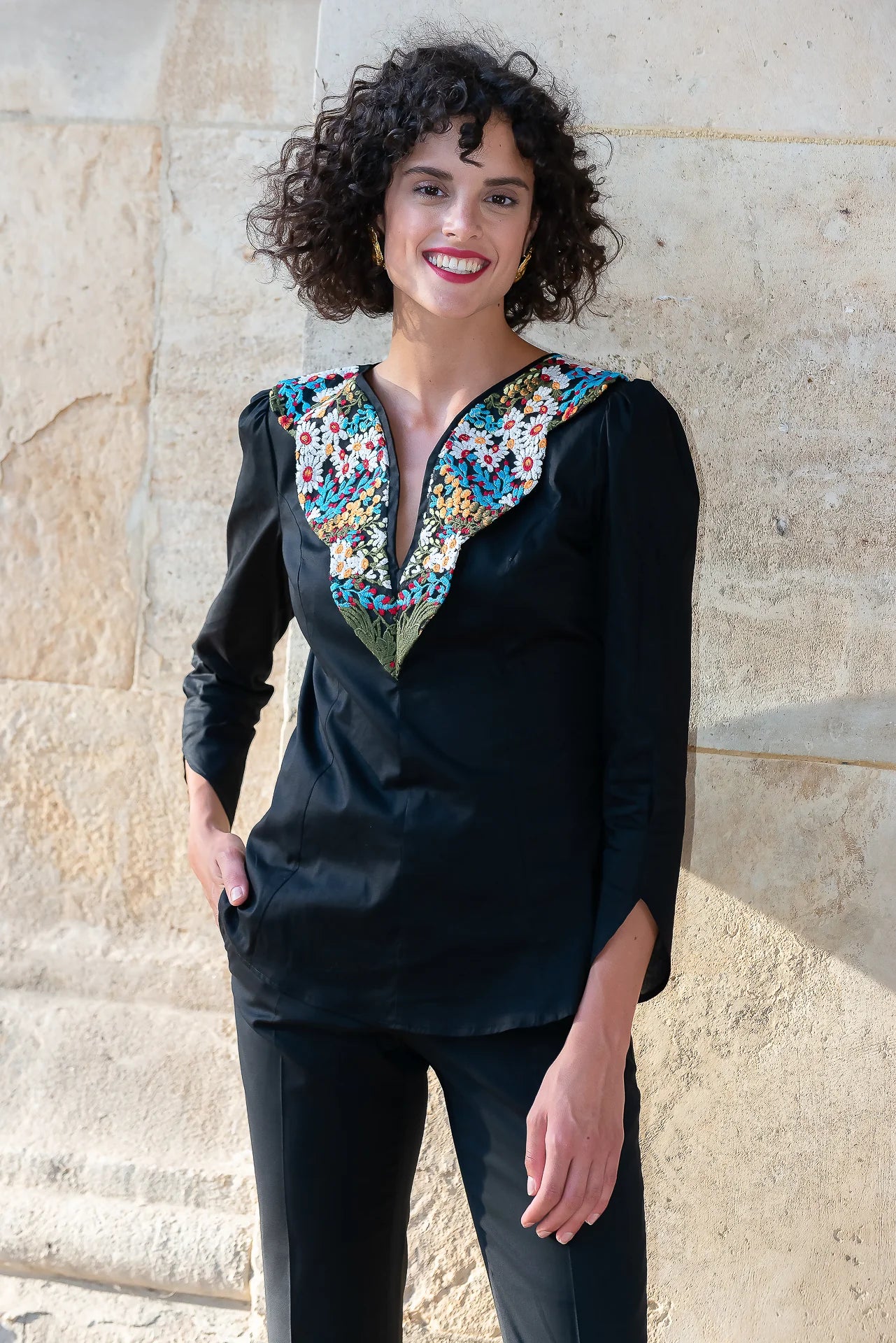 Camasa Neagra Flora