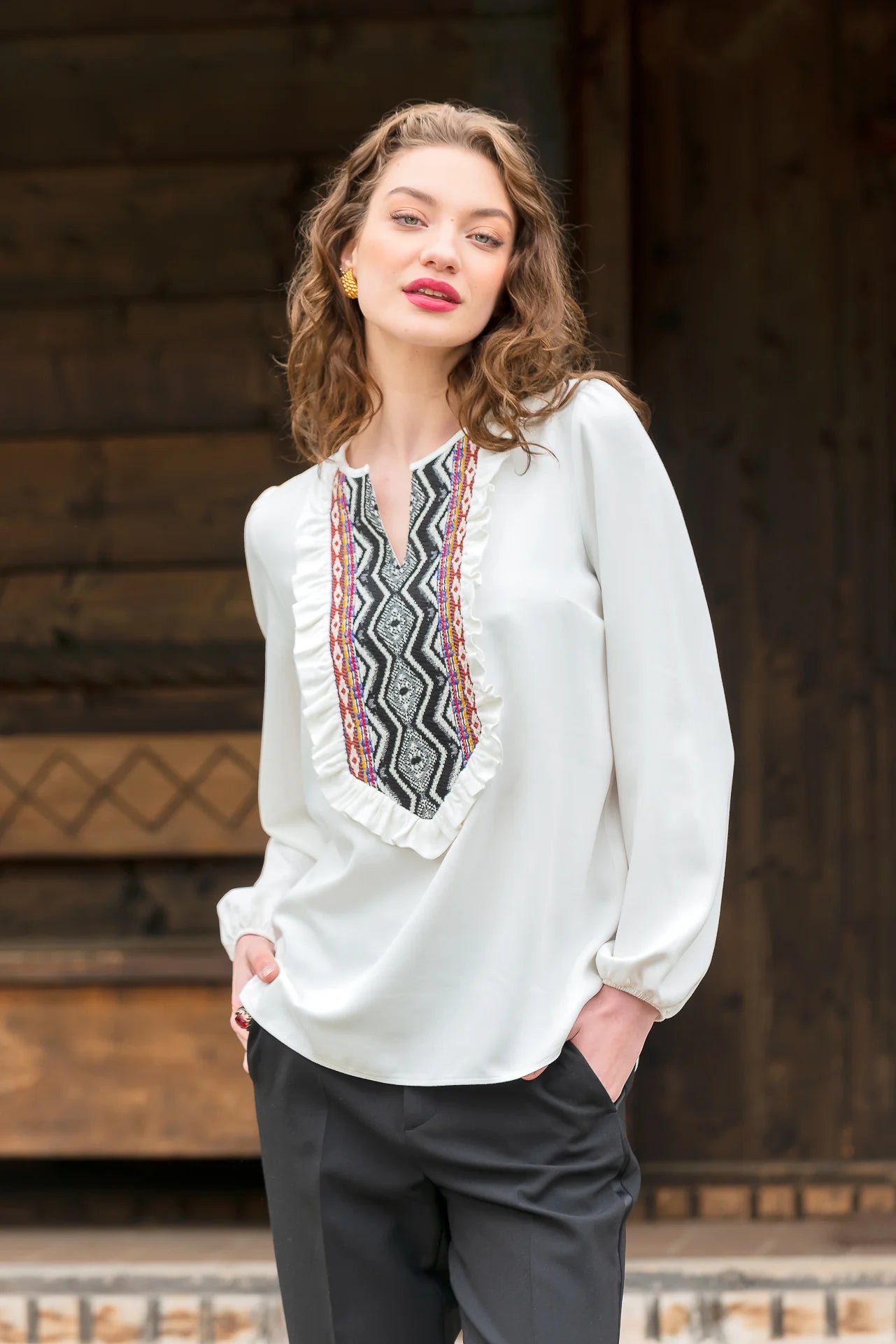 Bluza Stilizata Coloana Infinitului