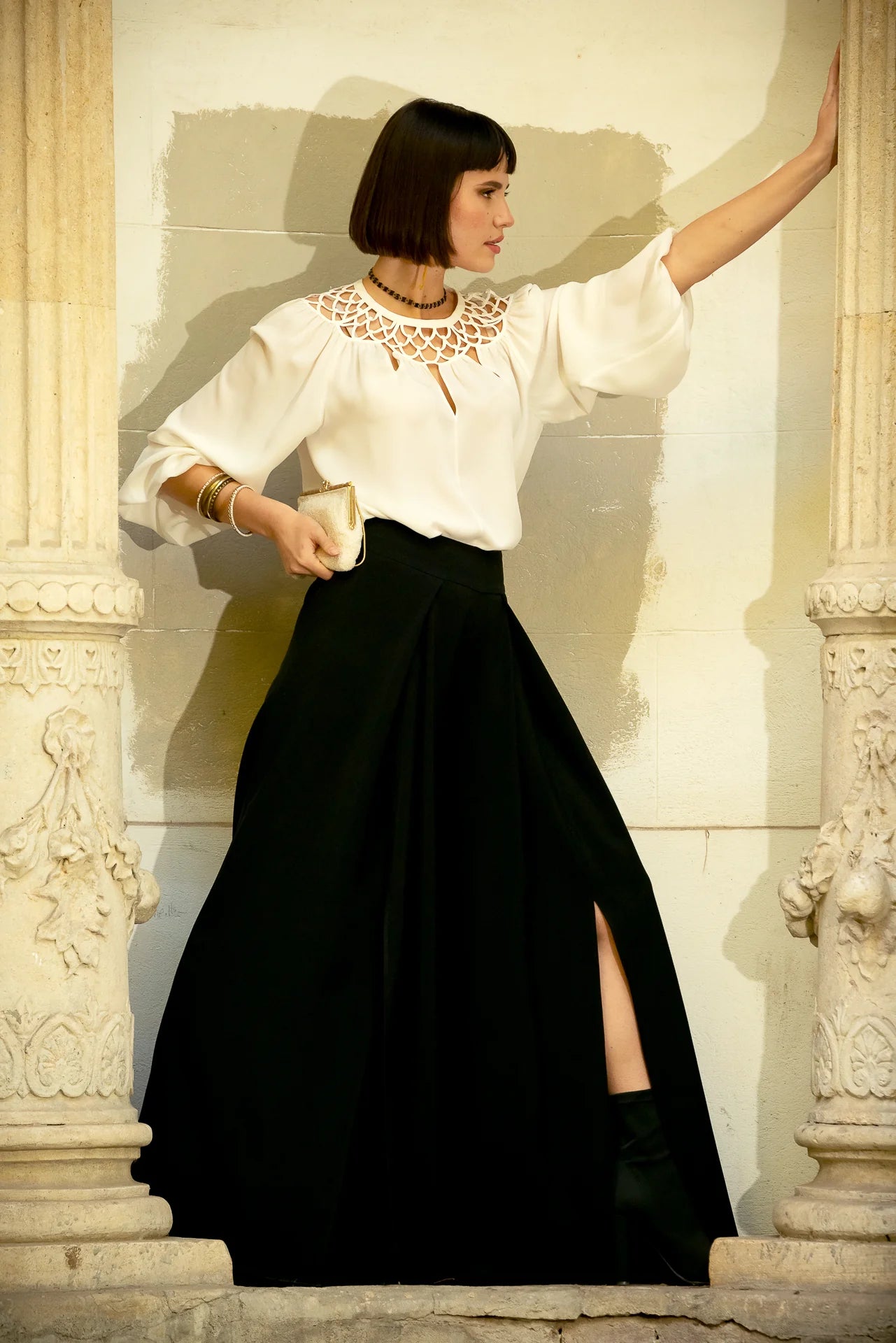 Pantaloni Lungi din Stofa Neagra cu Croiala Ampla si Slituri Frontale