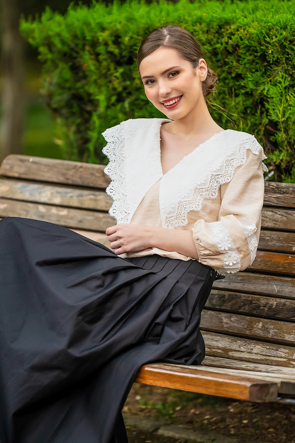 Bluza Crem Cu Guler Din Broderie Tridimensionala
